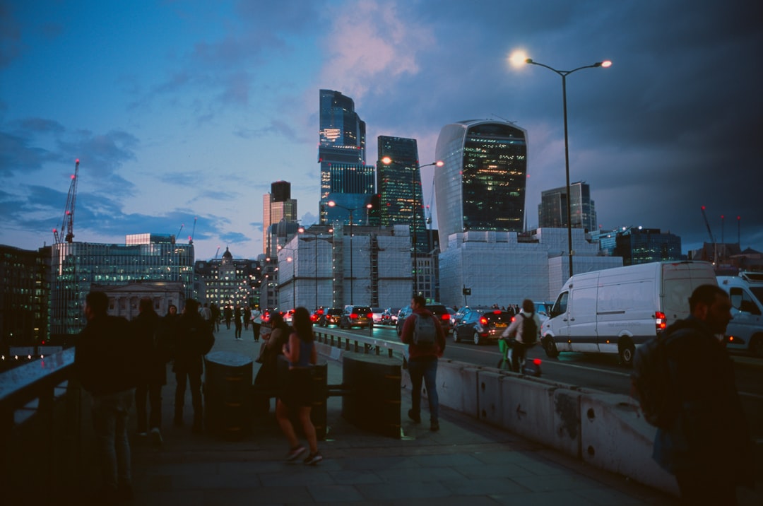 Apple AAPL stock chart showing earnings volatility and price levels