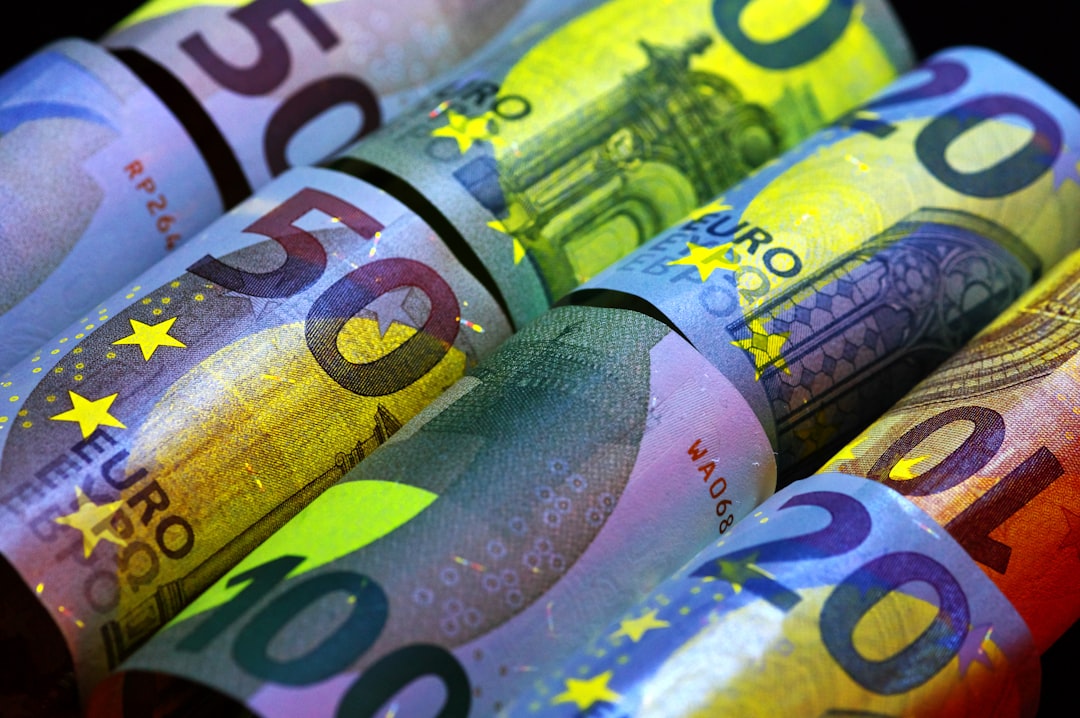 AUDUSD currency pair chart showing key resistance and support levels for trading strategies