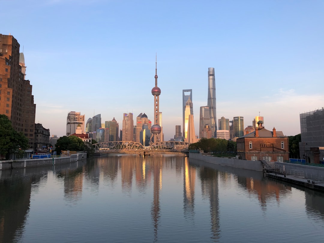 Bitcoin BTC USD price chart showing institutional ETF inflows and macro context