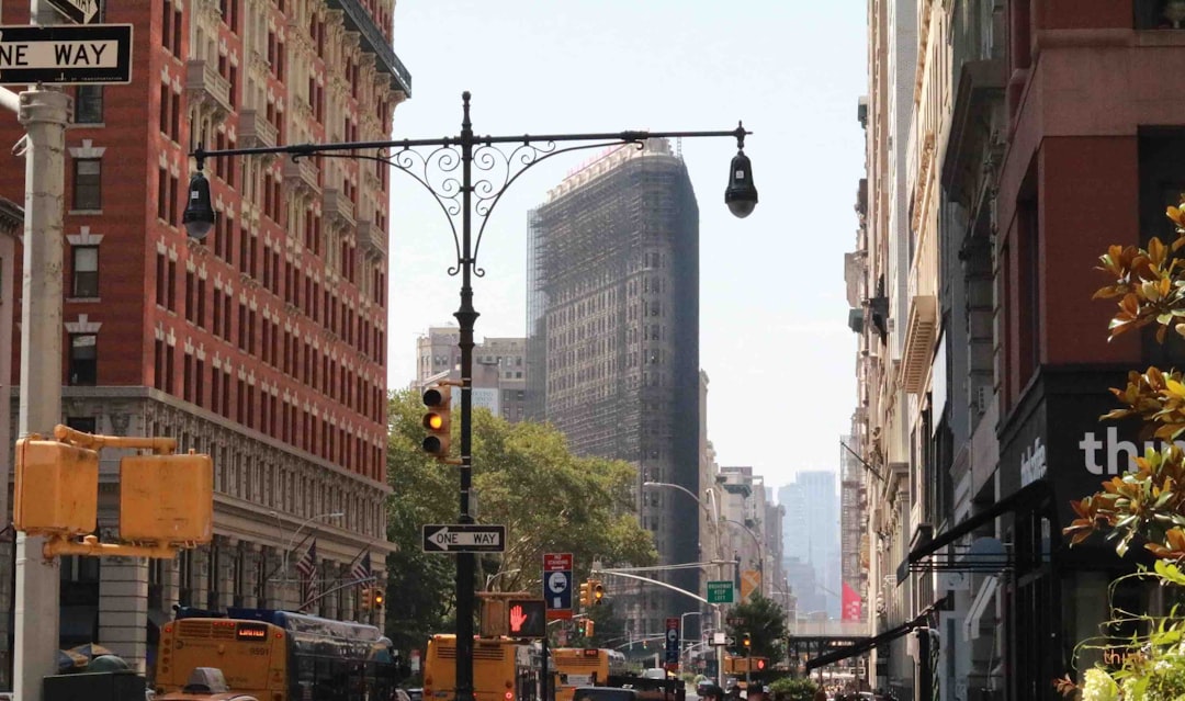 Graph showing bond market breakeven inflation rates stable while real yields fluctuate, depicting market unevenness