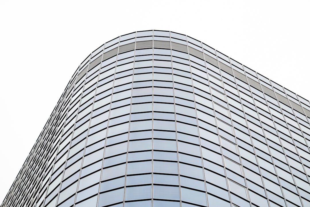 Charts showing bond yields for US 10Y Treasury, Germany 10Y Bund, and UK 10Y Gilt, representing global duration demand.