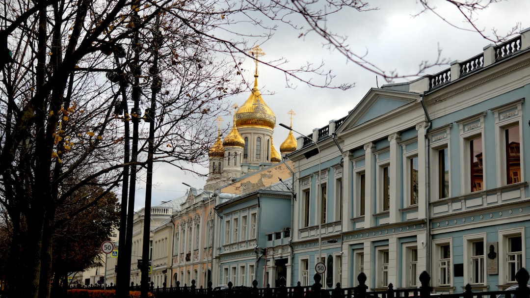 Brent crude oil trading chart showing price action and key levels