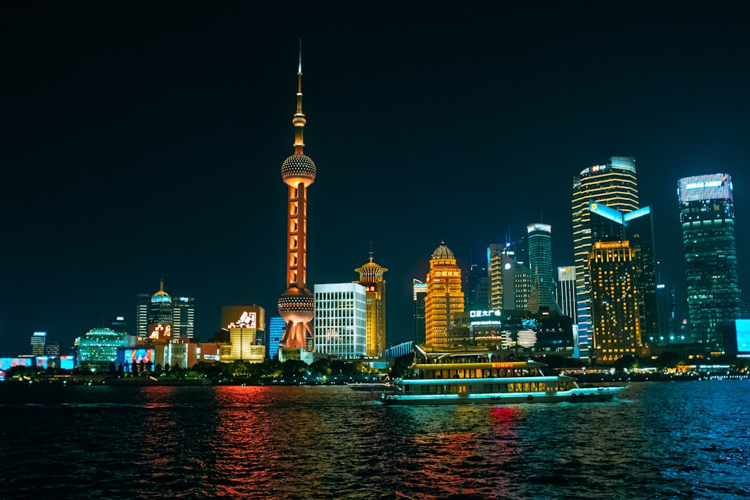 Brent oil futures chart showing intraday price fluctuations