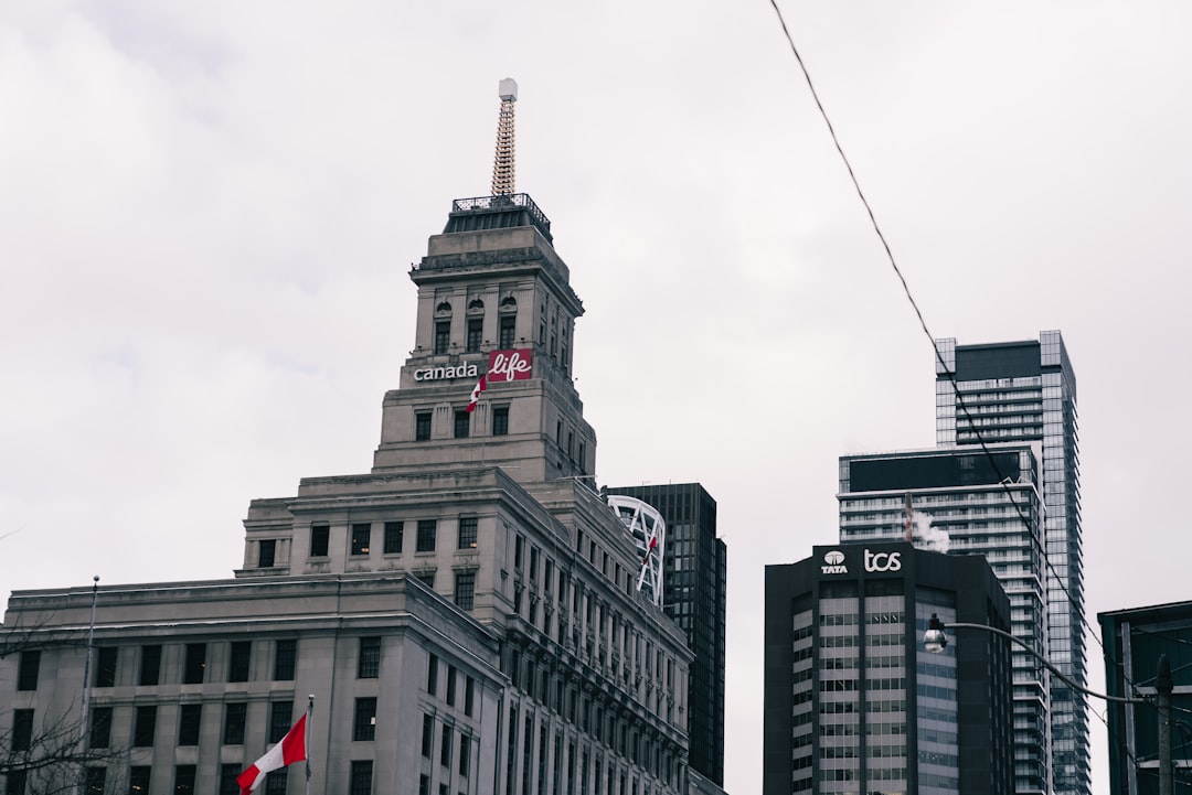 USD/CAD exchange rate and Canadian labor market statistics