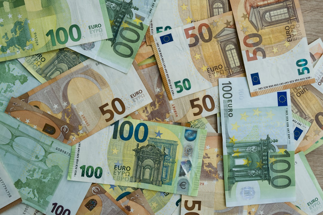 Chart depicting bond yields and volatility with carry trade implications.