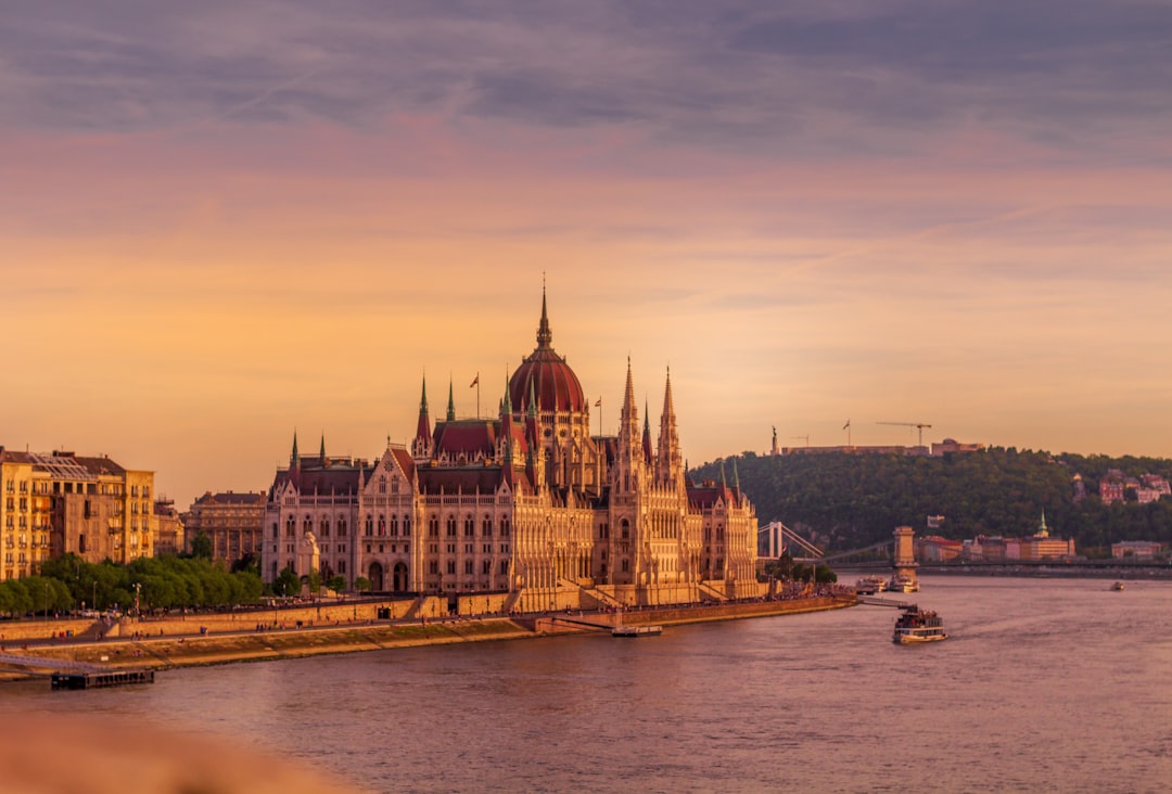 DE40 DAX Index chart displaying current price action and key support/resistance levels against a backdrop of market news.