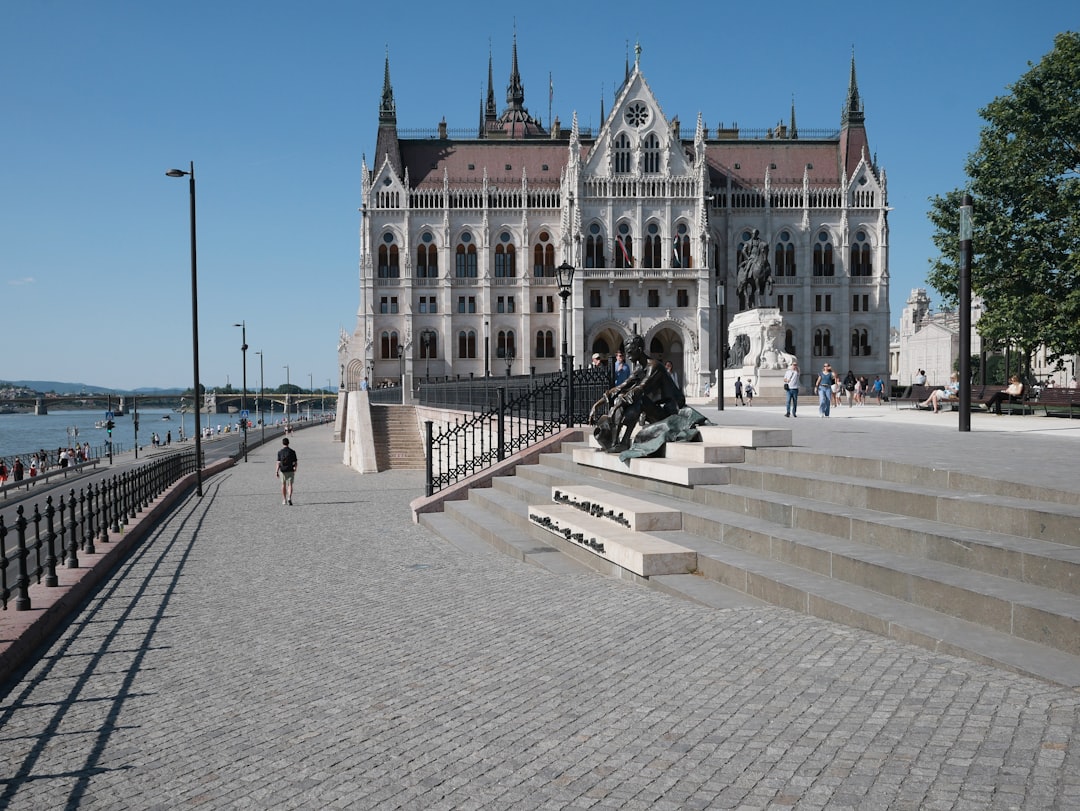 Energy Transfer L.P. (ET) stock chart illustrating key technical levels