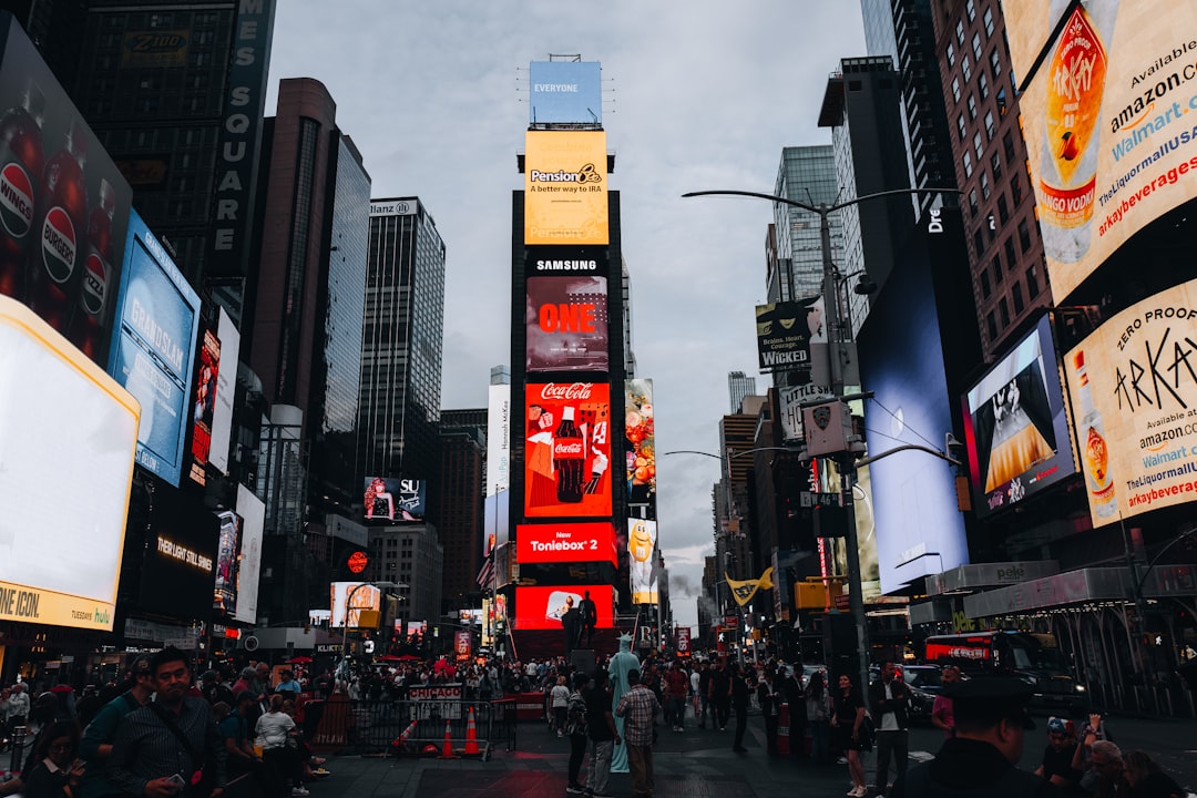 ES35 index chart showing range-bound trading with support and resistance levels
