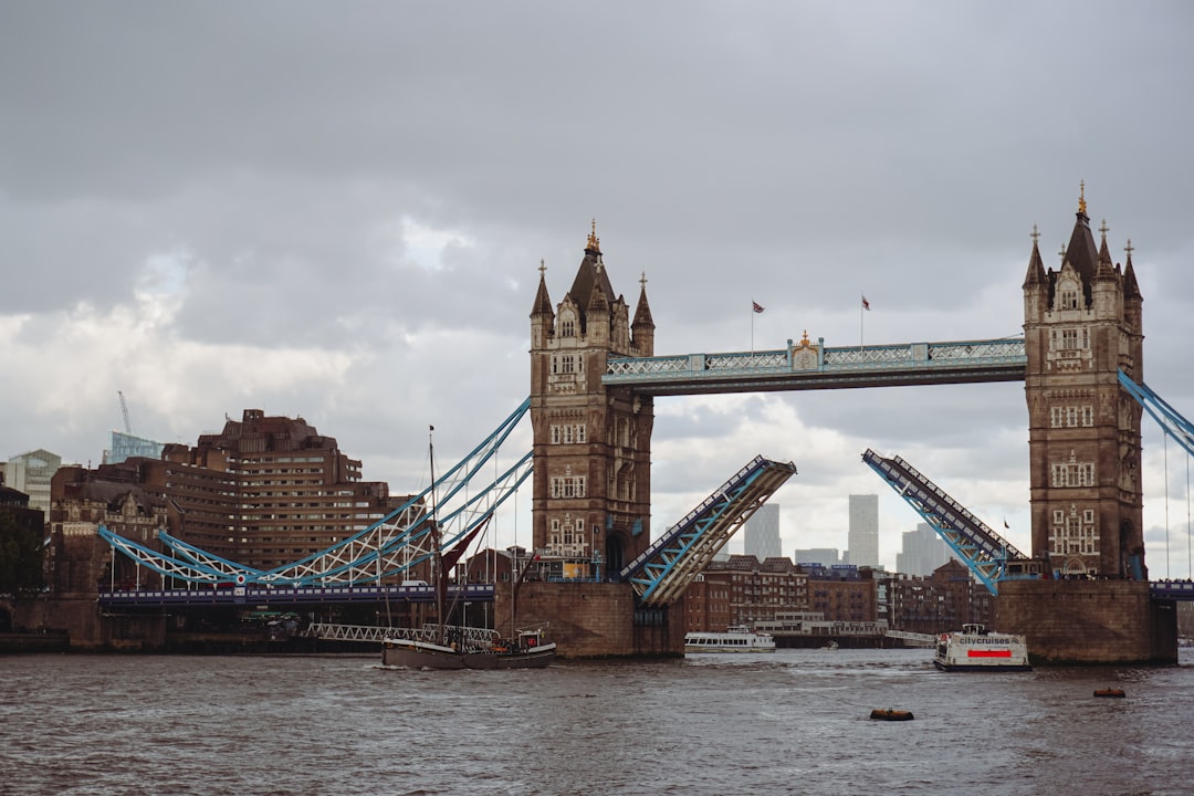 Ethereum chart showing price action near $3,050 resistance