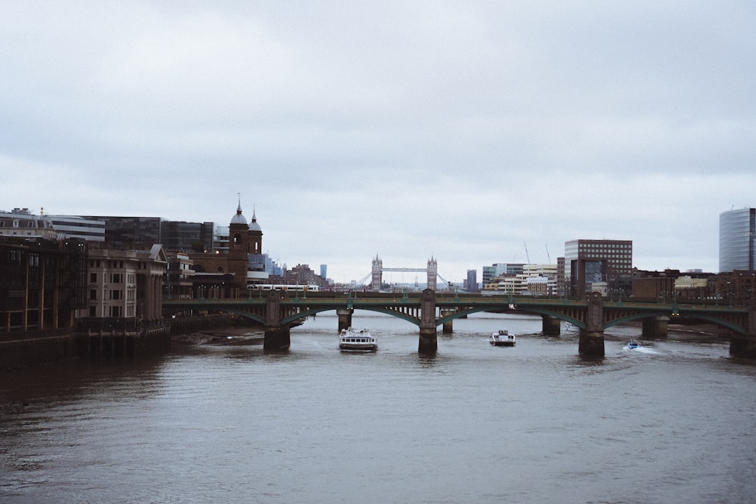 Chart illustrating EU50 Index price movements with technical levels highlighted against a backdrop of global news headlines.