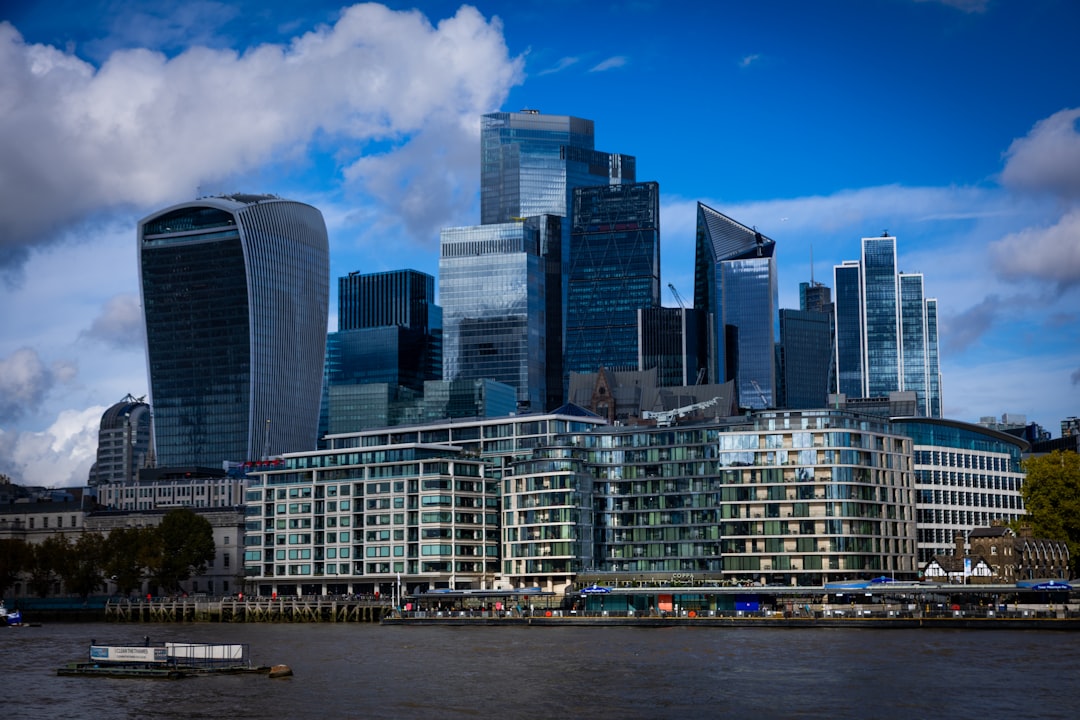 EUR/CAD technical analysis chart showing pivot levels and resistance