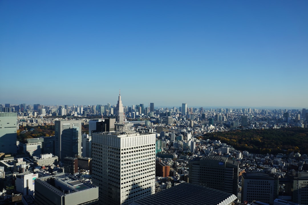 EUR/AUD currency pair charts and interest rate data visualization