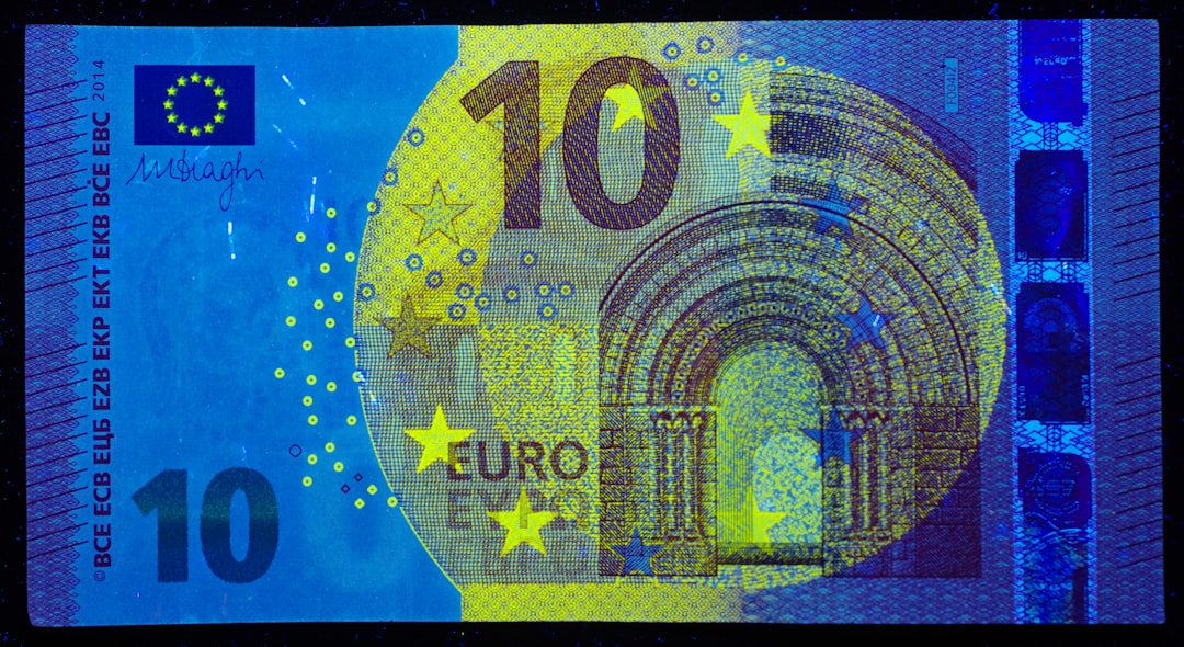 EUR/GBP technical analysis chart showing pivot and resistance levels