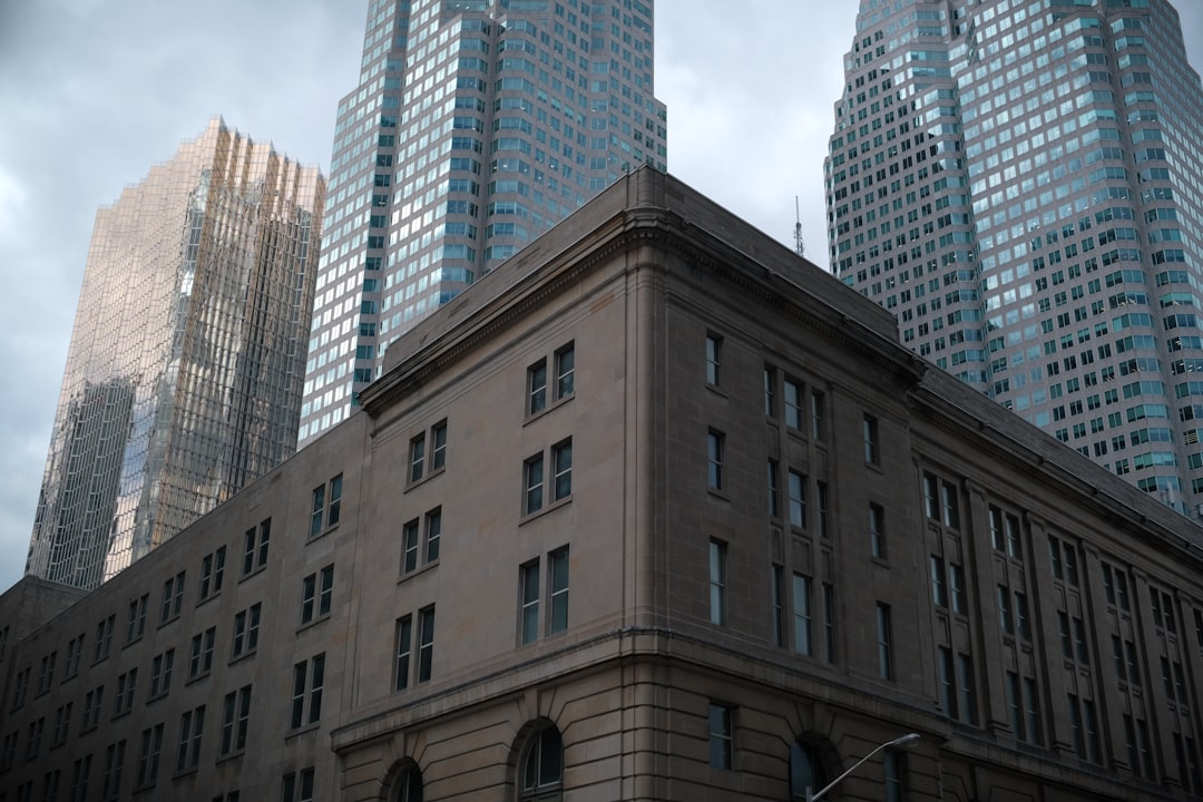 Chart showing the spread between German Bund and Italian BTP yields, indicating Eurozone bond market dynamics.