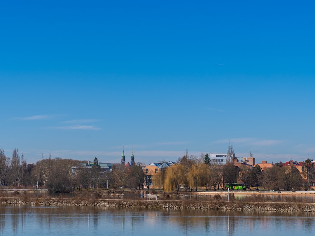 EUR/USD price chart with key pivot levels highlighted during London and New York sessions