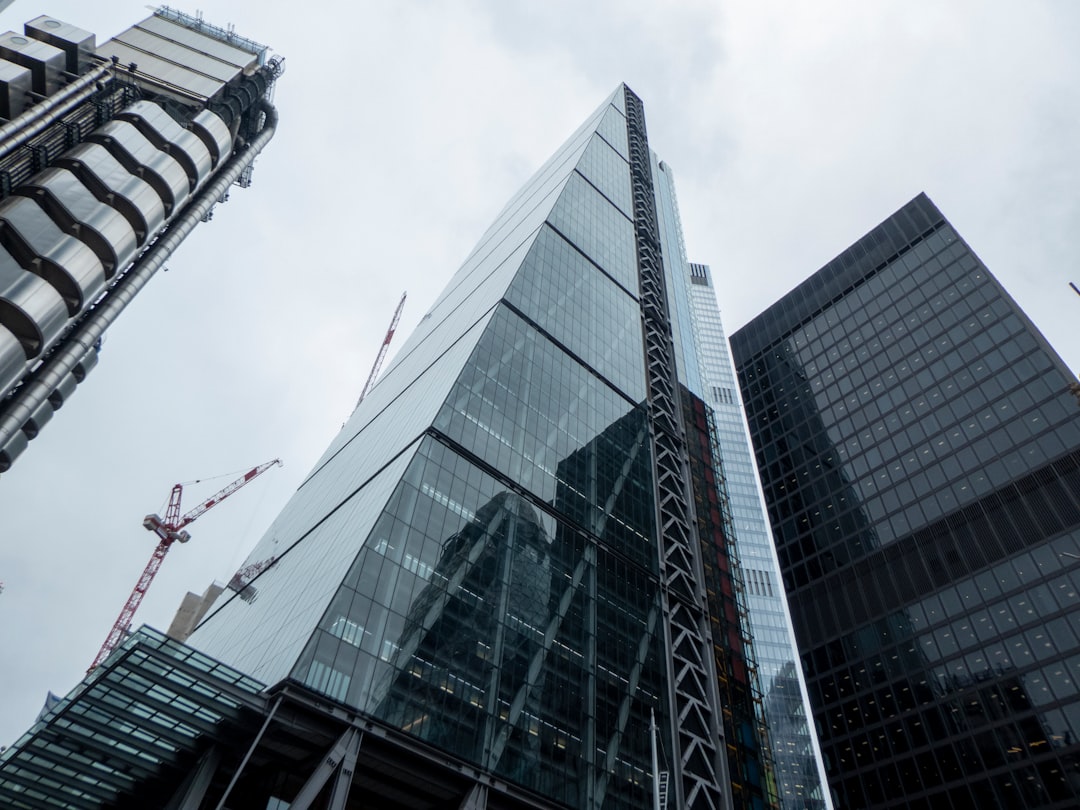 Gold bars symbolizing safe-haven appeal amidst geopolitical uncertainty