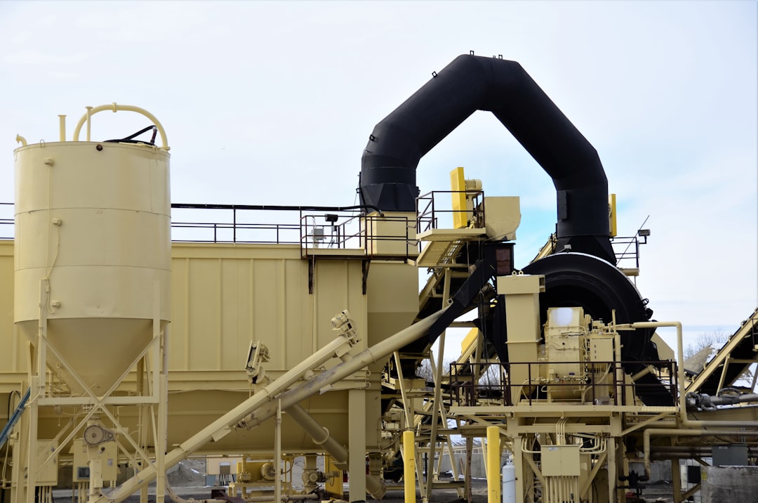 HK50 index chart showing consolidation and key levels with geopolitical and CPI event risks highlighted