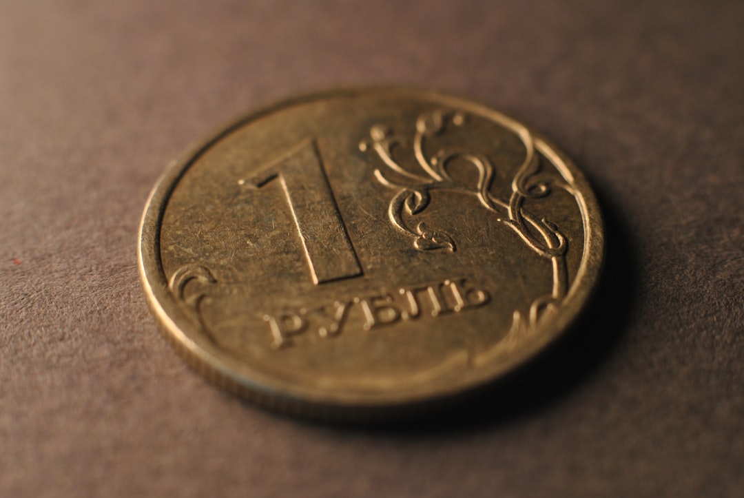 Invesco IVZ stock chart analysis for Q4 earnings results