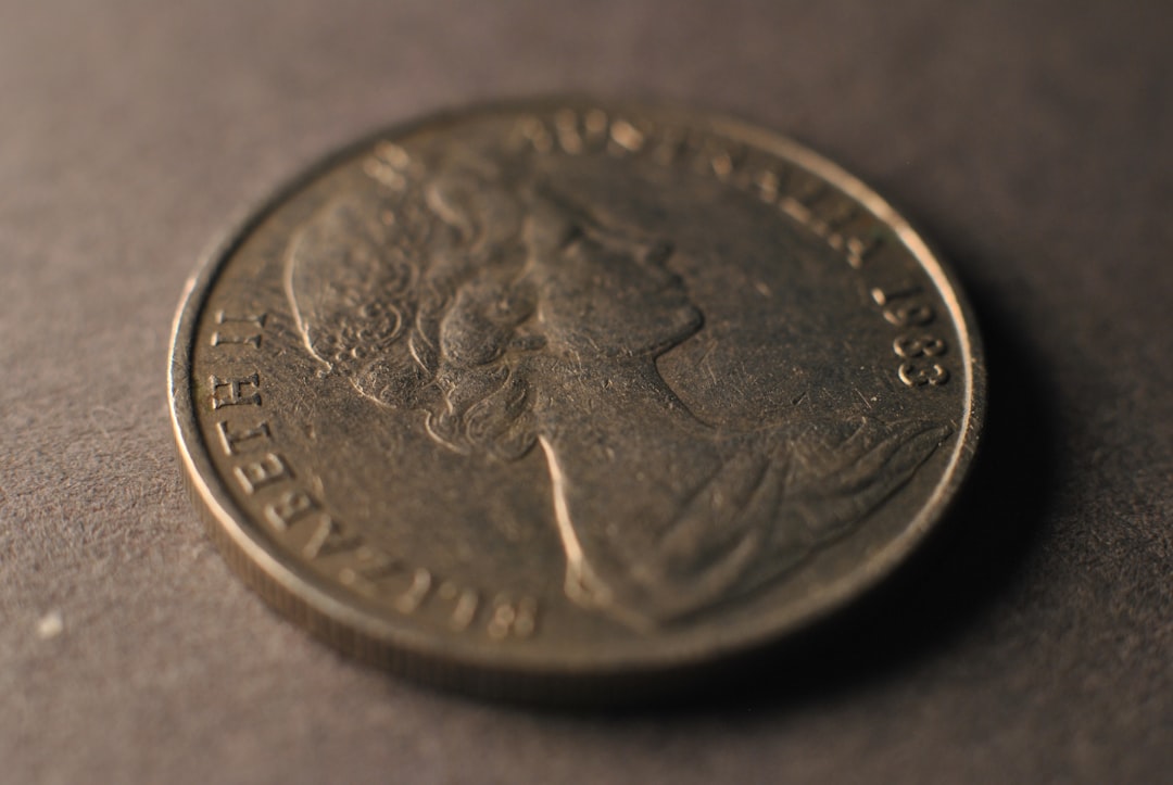 Japanese government bond yield curve and 10Y JGB chart analysis