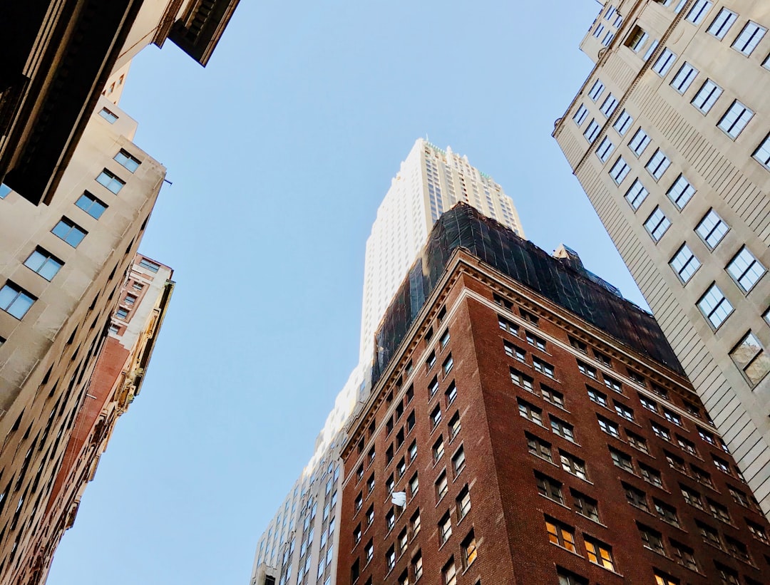 Map highlighting Middle East airspace with flight paths disrupted by conflict