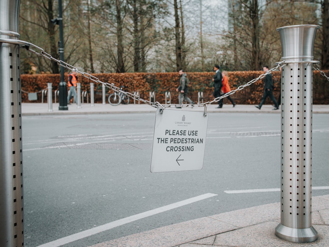 3M company logo and financial earnings chart analysis