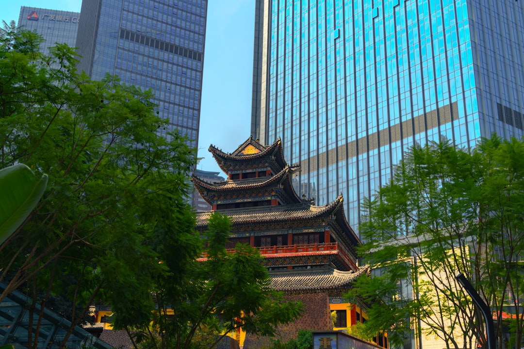 OECD headline CPI inflation chart showing a downward trend to 3.9%