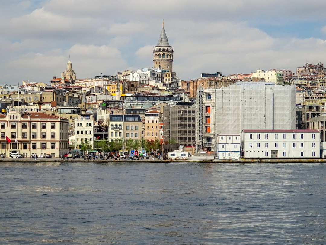 Pudgy Penguins (PENGU) crypto token navigating through market volatility and macro headwinds.