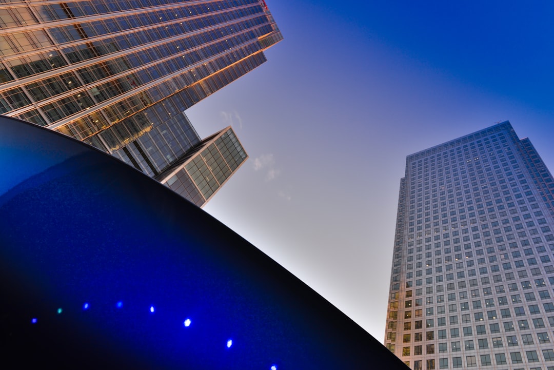 SAALL Index chart showing price movements and key support/resistance levels.