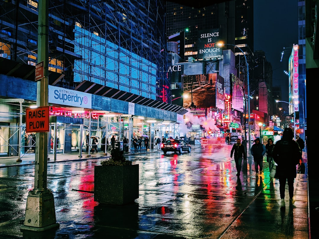 Seeker SKR crypto price chart analysis showing pivot and support levels