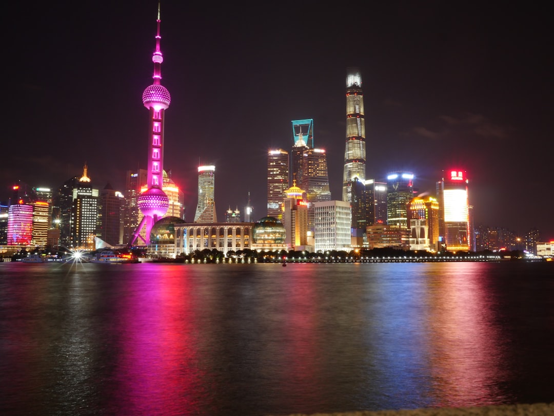 Sui SUI USD price chart analysis showing support levels and macro trends