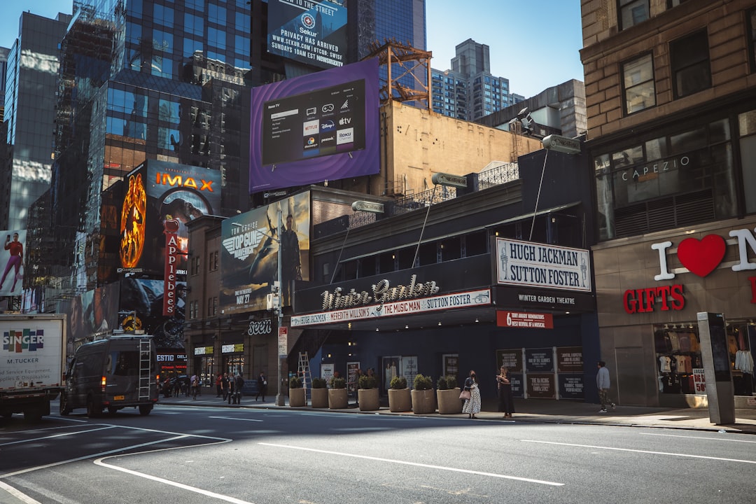 Swiss Market Index (CH20) chart displaying consolidation around 13,850 with geopolitical news overlays.