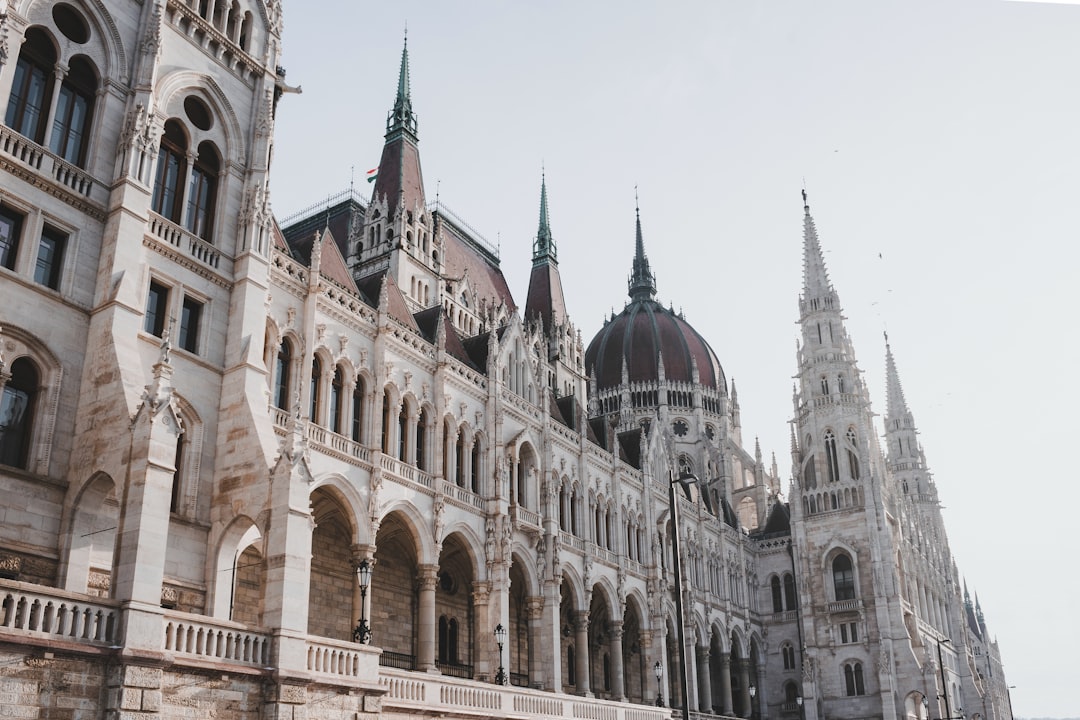 Thermal coal industrial storage and freight logistics representing delivered-cost market dynamics