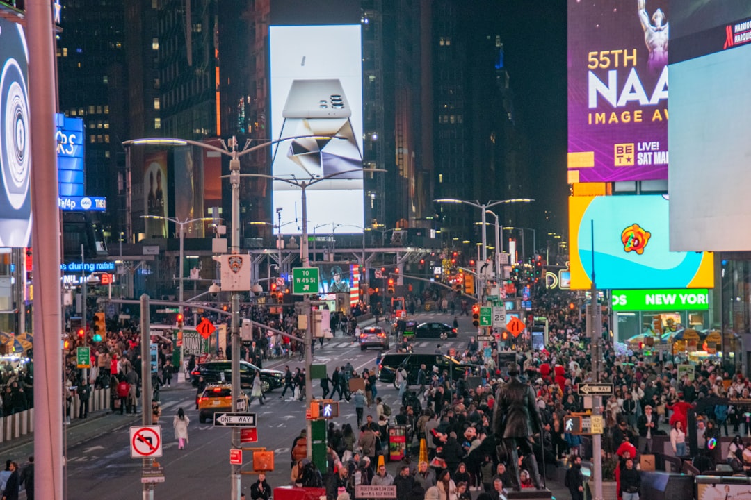 S&P/TSX Composite Index trading chart with technical pivot levels and commodity indicators