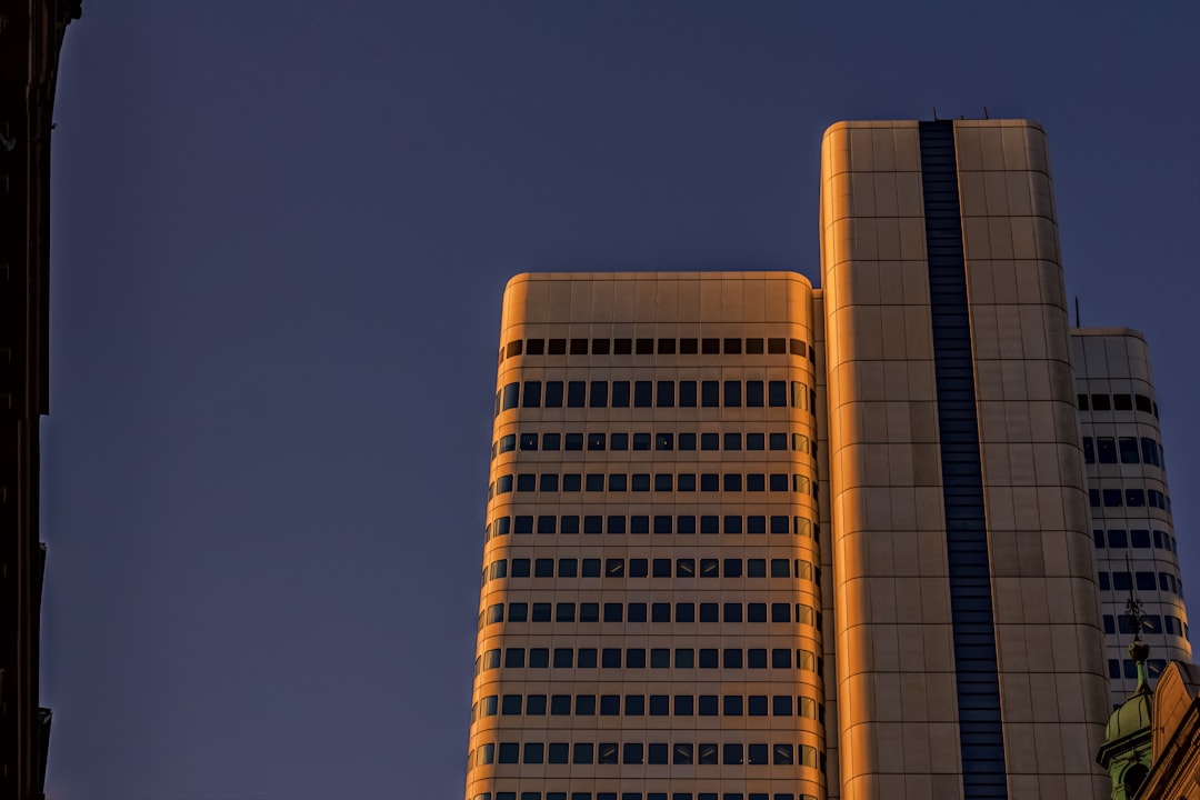 European natural gas storage and price chart analysis