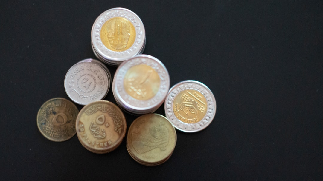 UK 10Y Gilt chart overlayed with market data trends