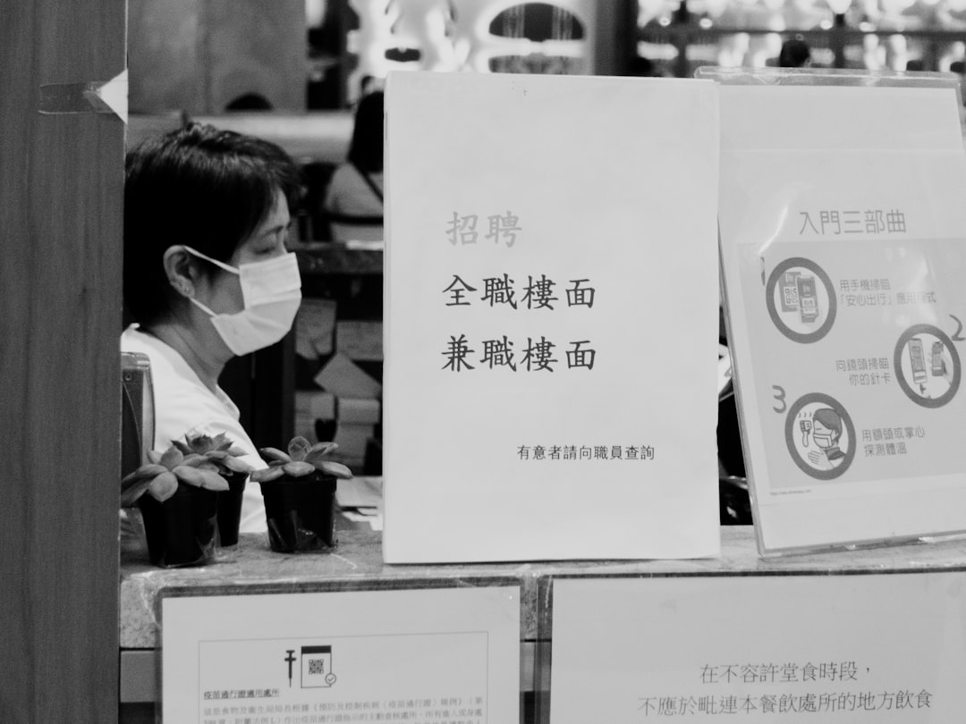 USD/CAD currency pair chart showing range-bound movement at 1.3891