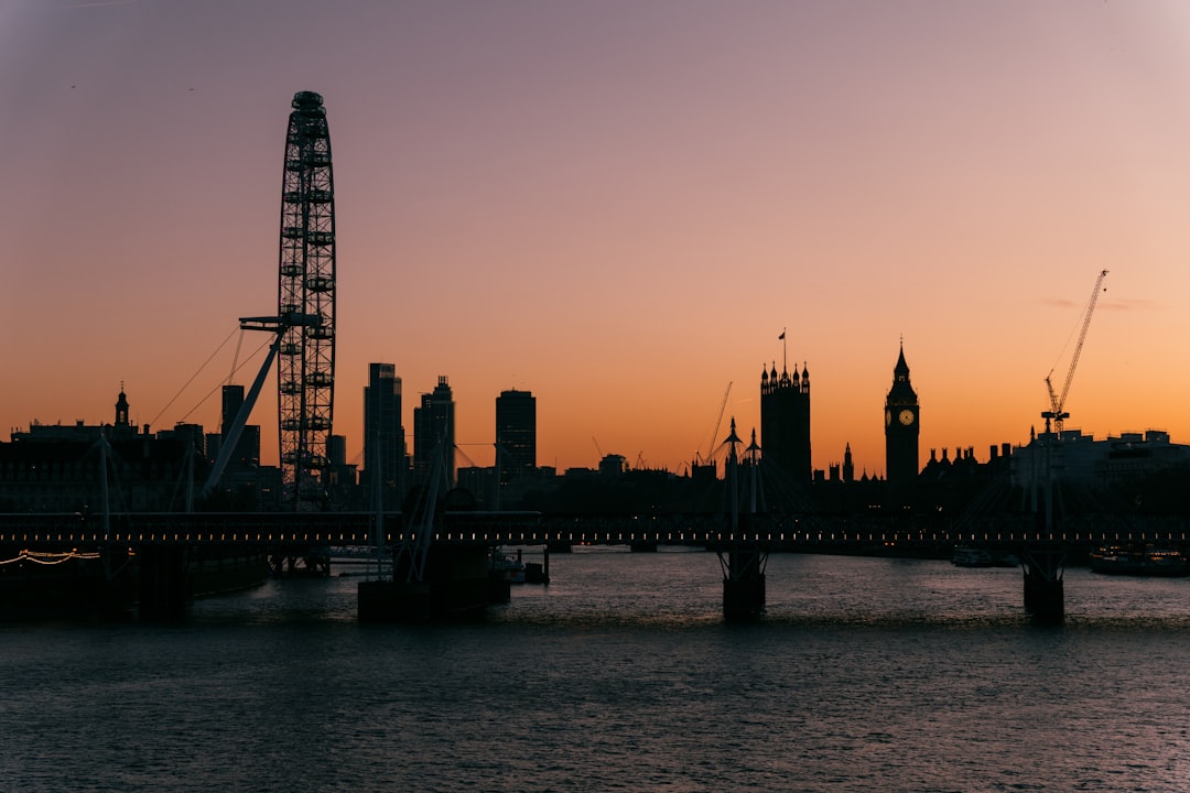 USD/HKD Currency Chart Analysis