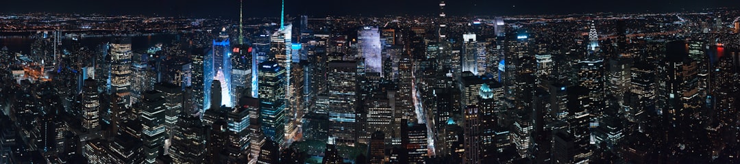 Oil rigs at sunset symbolizing the crude oil market and supply-risk dynamics