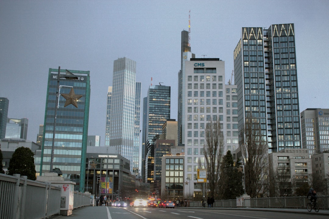 XLV Health Care ETF Price Chart Analysis