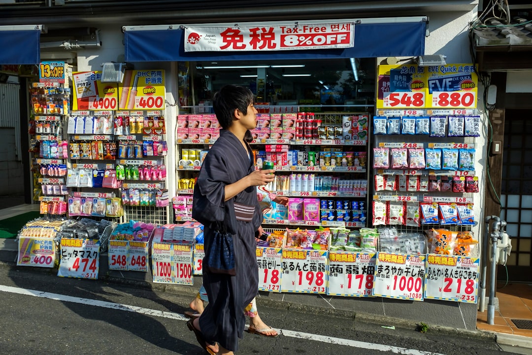 Japan JGB yield curve stress: Investor near bank, fiscal anxiety in Tokyo.