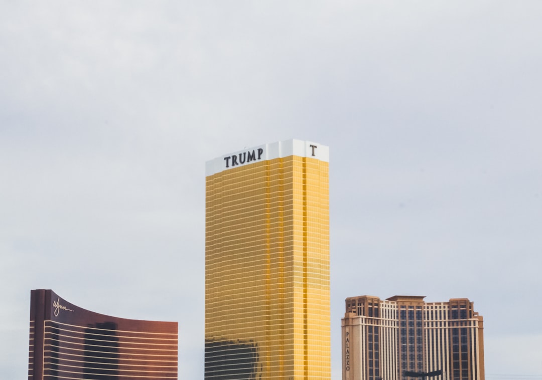 Trump Tower analysis: TRUMP coin navigates $1.82 support zone, gold buildings visual