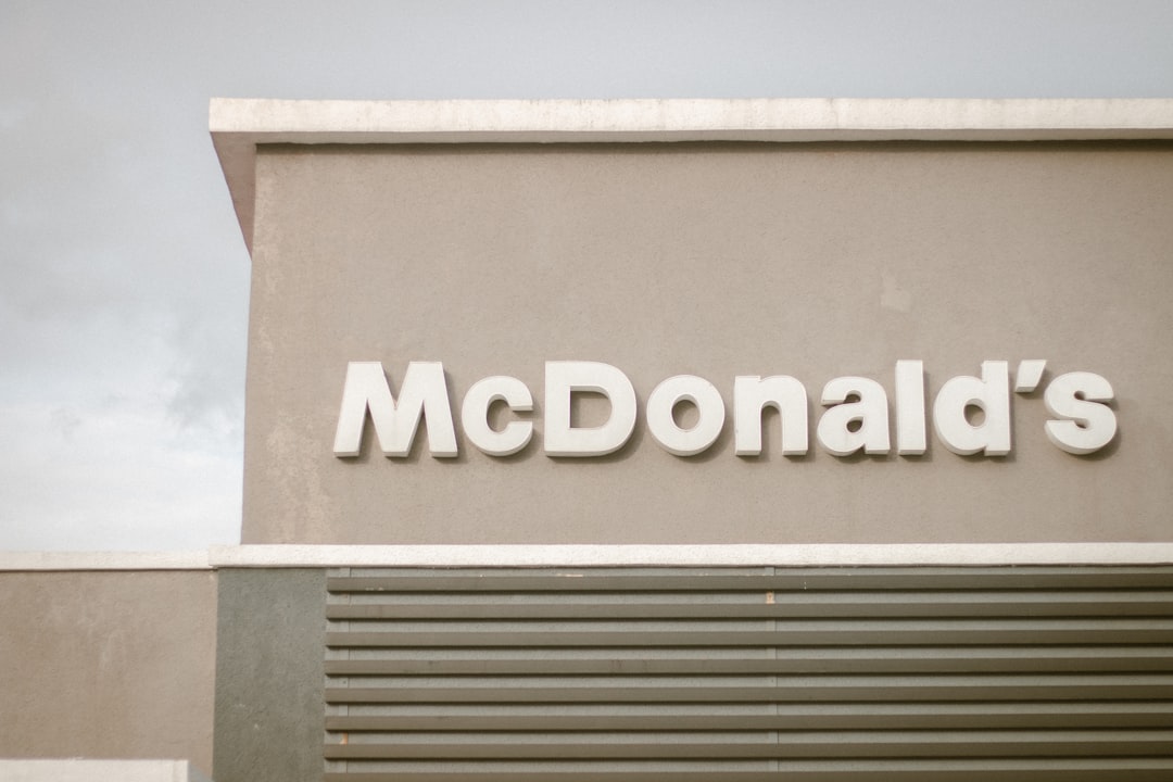 Tanda McDonald's MCD untuk analisis laporan keuangan