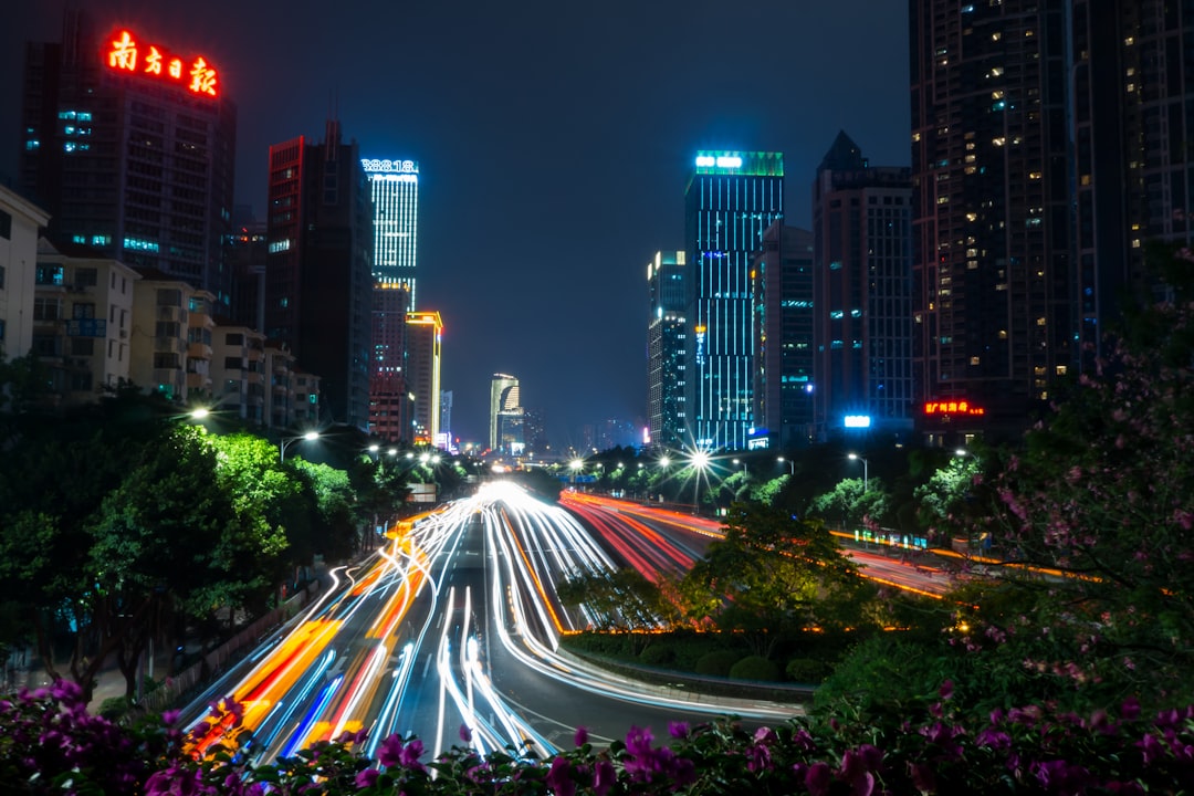Perspectivas automotivas China 2026: Cidade iluminada, prevendo menor crescimento de exportações.
