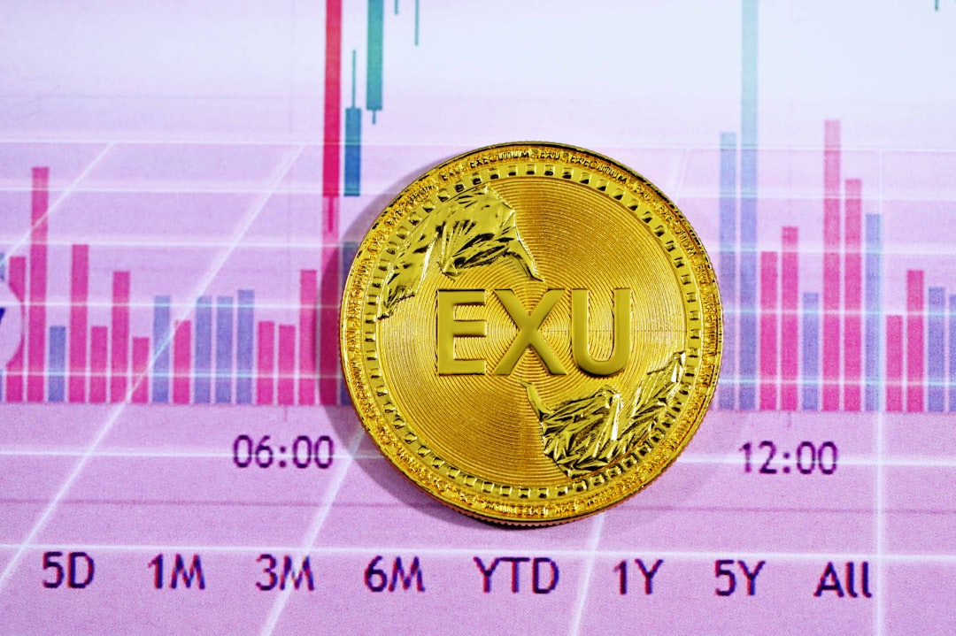 분홍색 직물 위의 금화, USD/CHF 분석에서 0.8030 근처 CHF 헤지 수요 상징