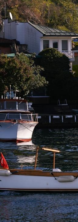 Map of Bahrain highlighting its location relative to the Arabian Gulf and the U.S. Fifth Fleet base, symbolizing geopolitical risk.