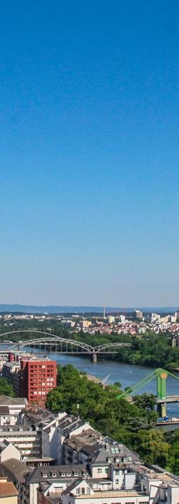 Bond market overview with charts highlighting Germany Bund and OAT spreads