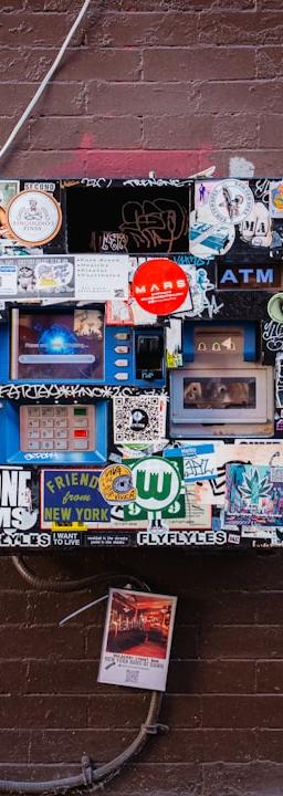 Bond market charts showing German Bund, France OAT, and Italy BTP yields, emphasizing spreads