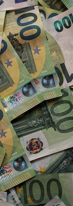 Oil platform at sunset representing Brent Crude price volatility