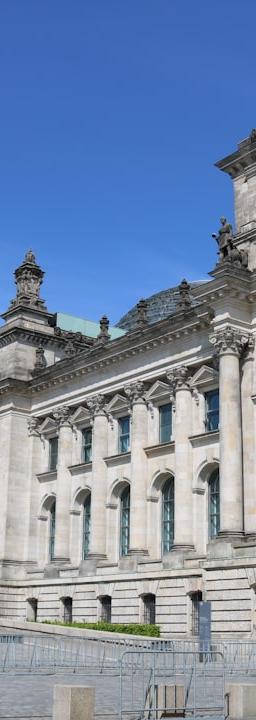 Chart showing the 10Y Germany Bund and Italy BTP yield spread at 62bp pivot