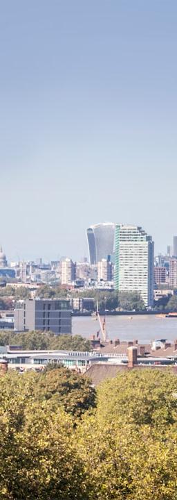 CH20 Swiss Index chart showing consolidation patterns and macro influences